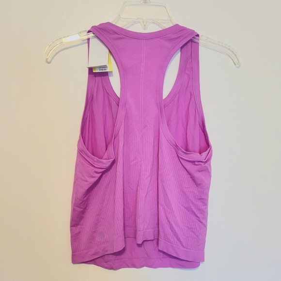 Nwt all in motion pink seamless racerback tank - Picture 3 of 4